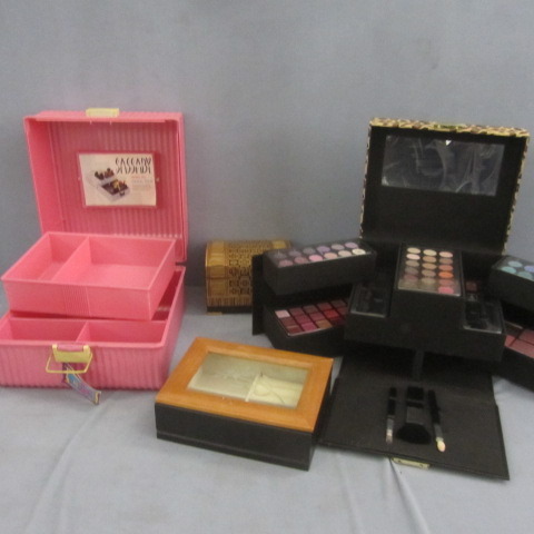 lot 161 image: Makeup, Jewelry Boxes