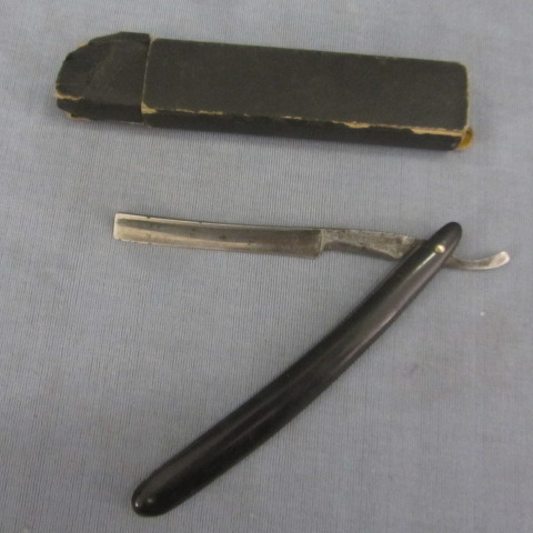 lot 163 image: Vintage Straight Edge
