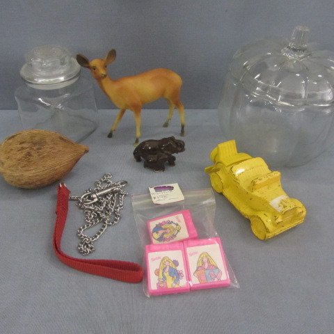 lot 164 image: Knick Knacks