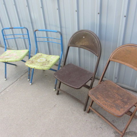 lot 174 image: Childrens Chairs