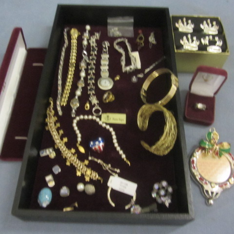 lot 186 image: Premier Designs Jewelry