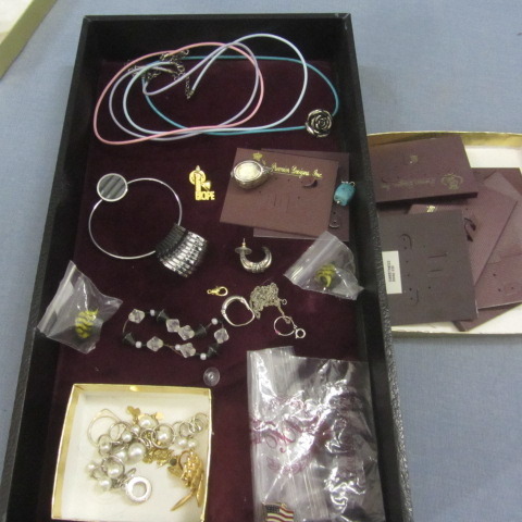 lot 187 image: Premier Designs Jewelry