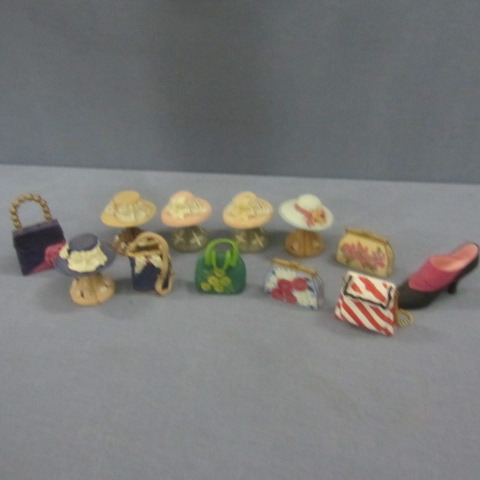 lot 196 image: Figurines, Plate, Print