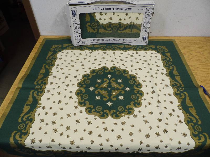 New Paper Tablecloths