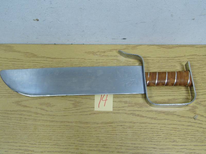 Large Knife w Butterfly on Blade