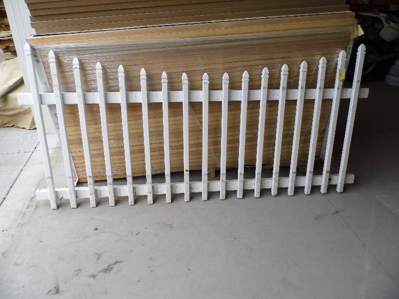 Used Vinyl Fencing