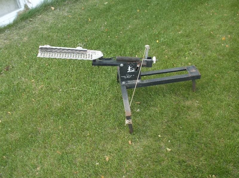 Clay Pigeon Thrower