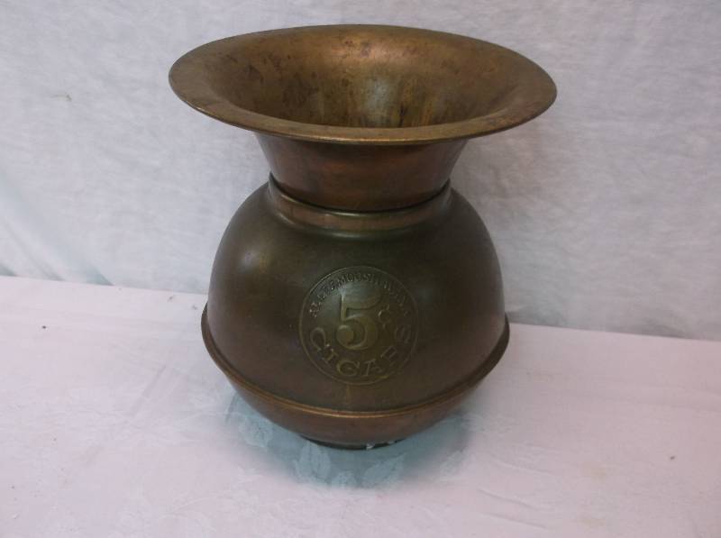 Spittoon