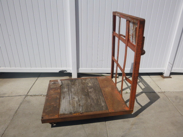 lot 7 image: Shop Cart