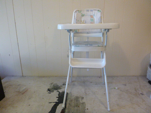 lot 29 image: High Chair