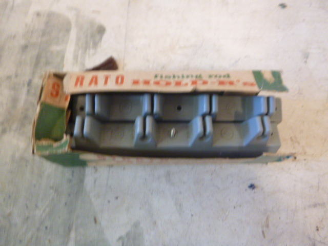 lot 30 image: Strato Rod Holder