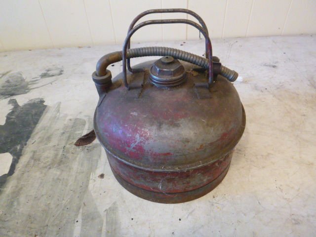 lot 31 image: Gas Can