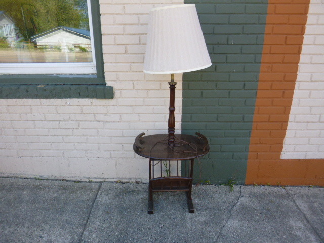 lot 42 image: End Table with Lamp