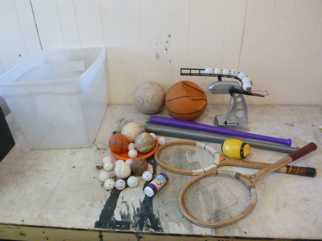 lot 44 image: Miscellaneous Sporting Equipment