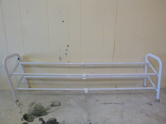 lot 49 image: Shoe Rack