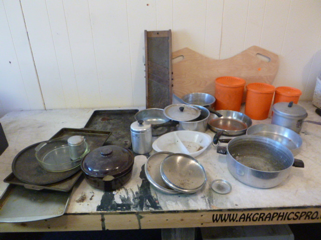 lot 50 image: Miscellaneous Kitchenware