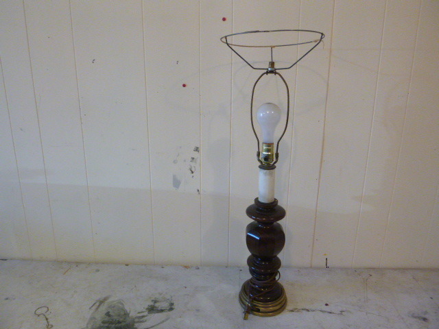 lot 58 image: Wood Table Lamp