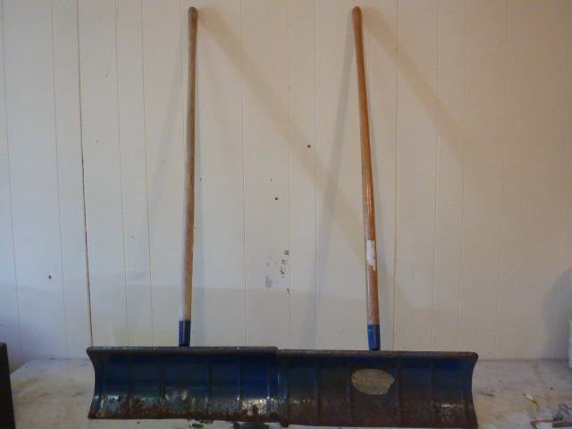 lot 59 image: 2 Snow Shovels