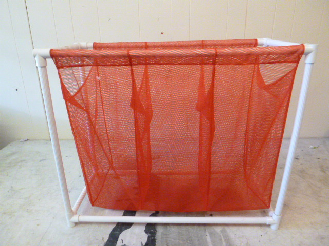 lot 71 image: Clothes Hamper