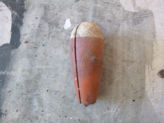 lot 87 image: Vintage Wood Bobber