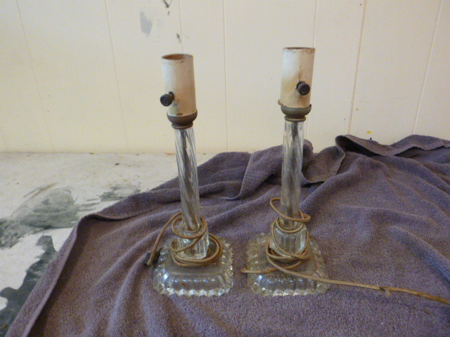 lot 109 image: 2 Vintage Lamps