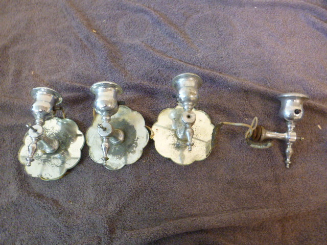 lot 113 image: 4 Vintage Wall Sconces