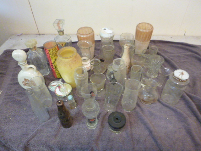 lot 116 image: Miscellaneous Glassware