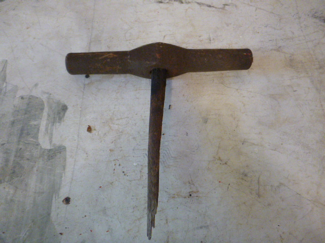 lot 127 image: Rail Road Hammer