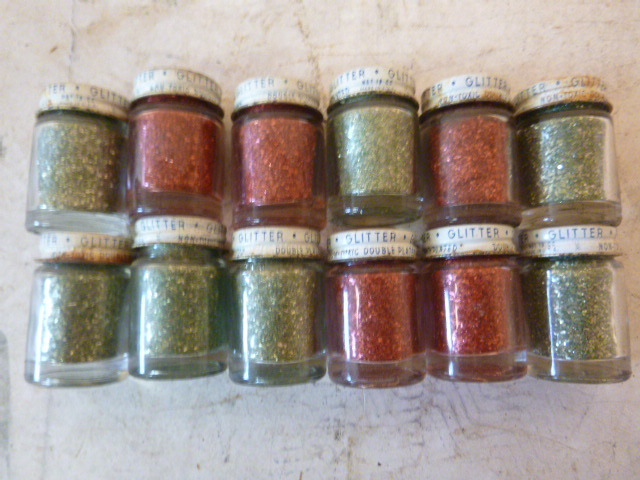 lot 149 image: 12 Small Jars of Glitter