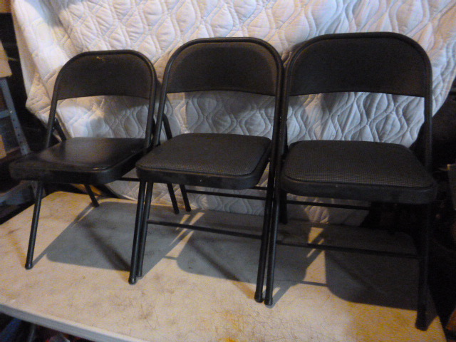 lot 160 image: 3 Folding Chairs