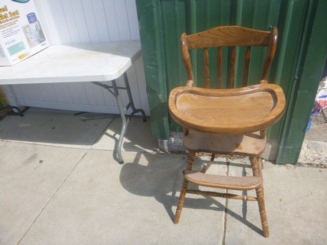 lot 190 image: Oak High Chair