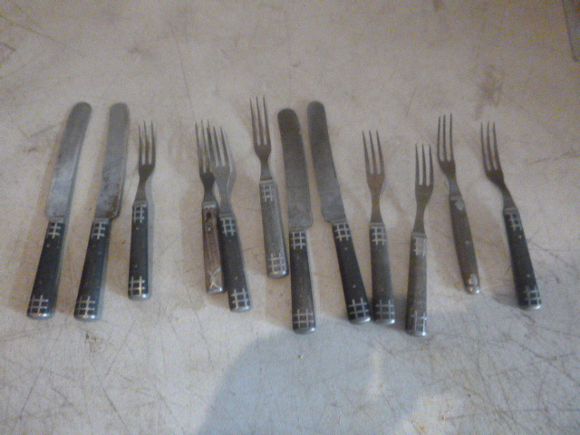 lot 199 image: Vintage Flatware