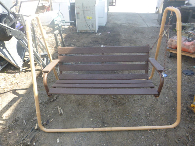 lot 5 image: Porch Swing