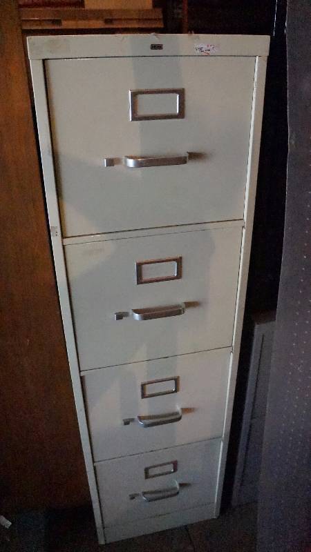 lot 12 image: Hon Putty 4 Drawer Filing Cabinet