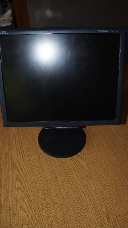 lot 43 image: NEC Multi Sync LCD 1570NX Computer Display 15 Flat Screen Monitor