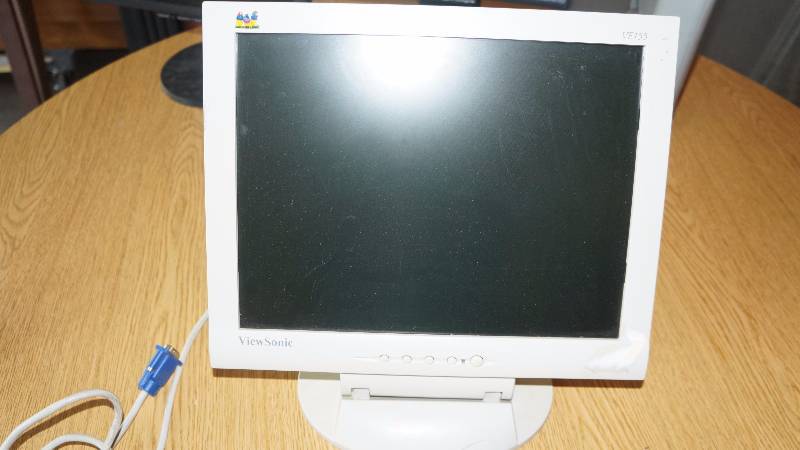 lot 47 image: ViewSonic LCD 15 Flat Screen Display Monitor