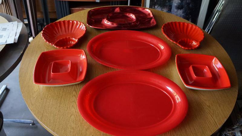 lot 113 image: Lot of Red Serving Dishes - Perfect for Grad Parties, Etc.