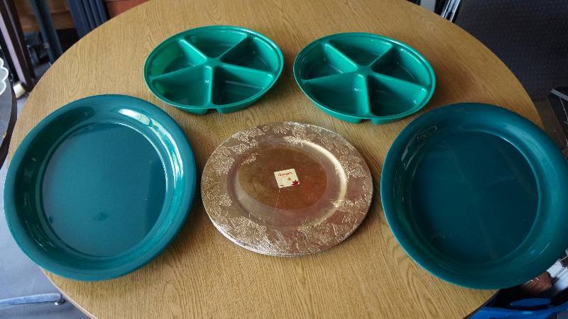 lot 116 image: Lot of Dark Green Serving Dishes & Gold Chargers