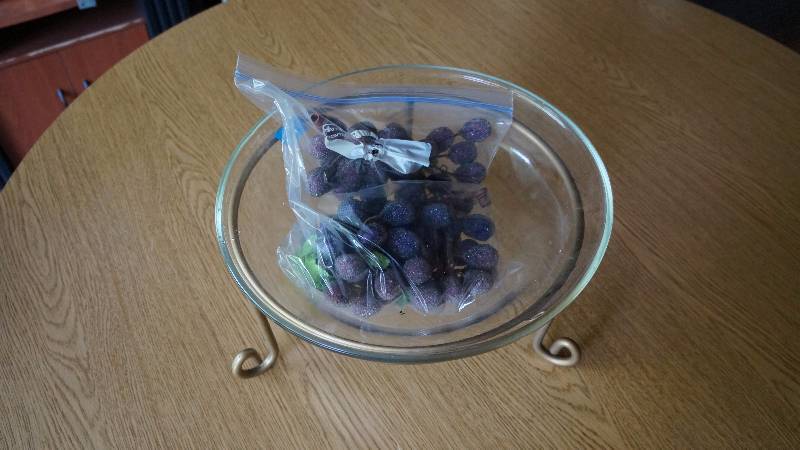 lot 119 image: Glass Fruit Bowl w Metal Stand and Fake Grape Fruit