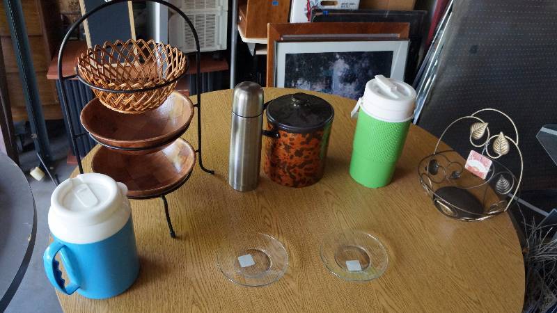 lot 120 image: Lot of Misc. Kitchen Items