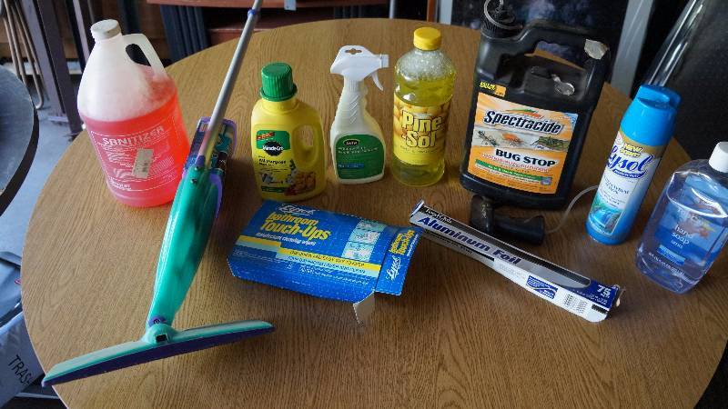 lot 131 image: Lot of Cleaning Supplies