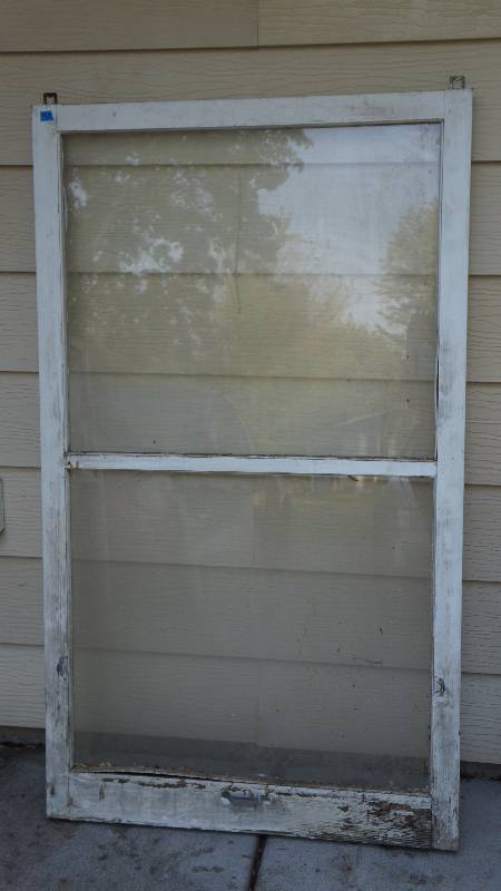 lot 137 image: Vintage 2 Pane Window