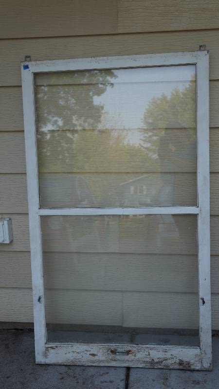lot 138 image: Vintage 2 Pane Window