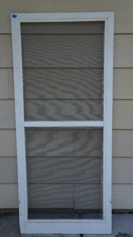 lot 141 image: Vintage 2 Pane Screen
