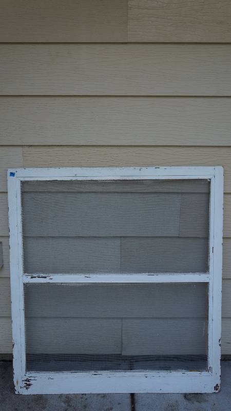 lot 146 image: Vintage 2 Pane Screen