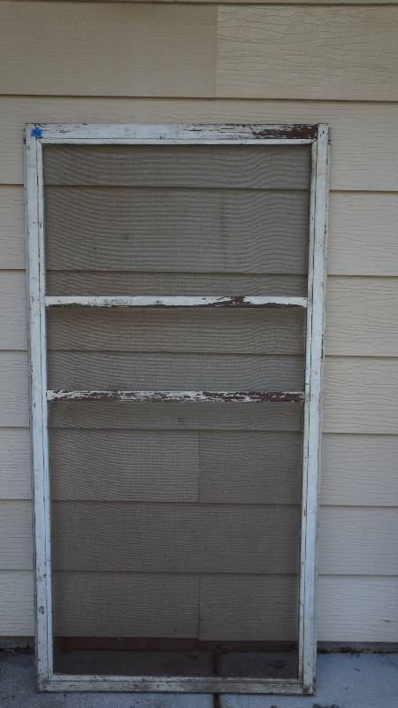lot 152 image: Vintage 3 Pane Screen