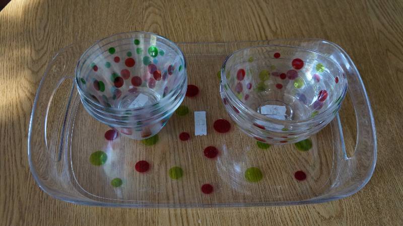 lot 158 image: Serving Tray and Matching Bowls