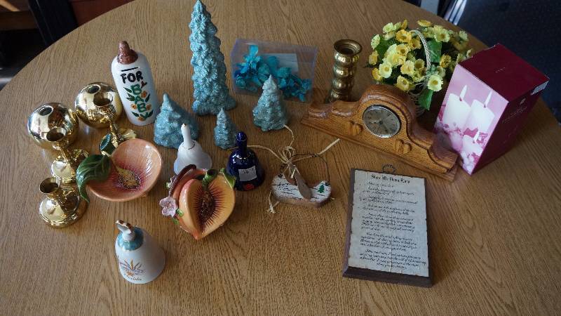 lot 161 image: Lot of Home Decor