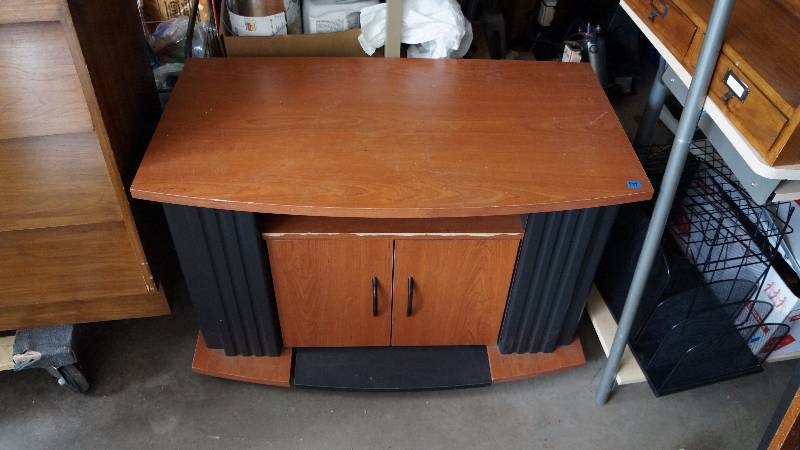lot 177 image: TV Stand  Entertainment Center
