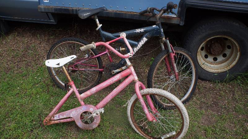 lot 199 image: 2 Bicycles for Scrap or Parts
